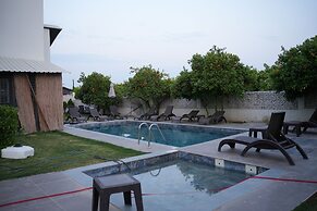 Side Mira Palace