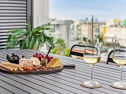 Sanders Only - Cute 2-bdr Apt With Balcony