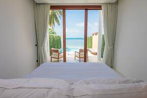 White Whale Beachfront Pool Villa