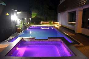 Sky Taj Villa 5 BHK