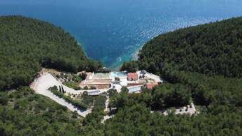 Beachfront Villa Brulupes