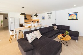 Beachfront Villa Brulupes