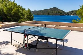 Beachfront Villa Brulupes