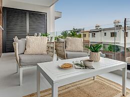 Sanders Only - Adorable 2-bdr Apt With Balcony