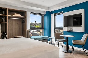 Roomzzz Edinburgh