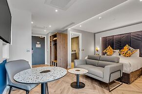 Roomzzz Edinburgh