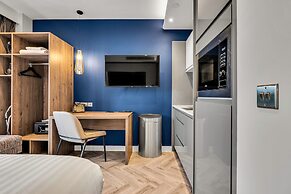 Roomzzz Edinburgh