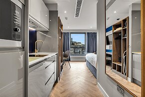 Roomzzz Edinburgh