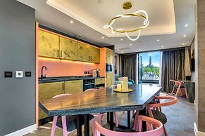 Roomzzz Edinburgh