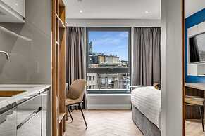 Roomzzz Edinburgh