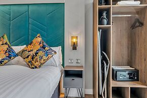 Roomzzz Edinburgh