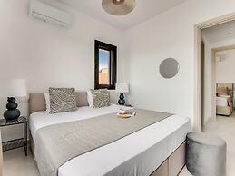 Sanders Only - Charming 2-bdr Apt With Balcony