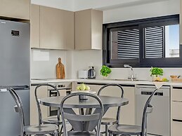 Sanders Only - Charming 2-bdr Apt With Balcony