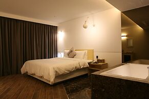 Pandora Hotel