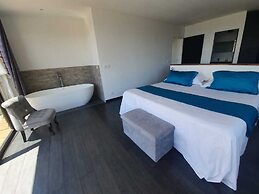 Bounty Lodge