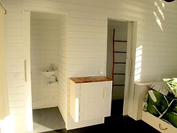 Bounty Lodge