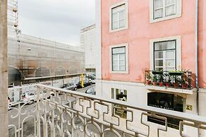 Lady Madonna in Lisboa Ciudad