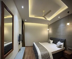 Hotel Lunar Stays