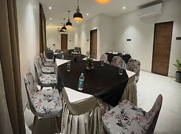 Hotel Lunar Stays
