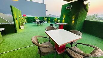 Live Inn Hotel sector 45
