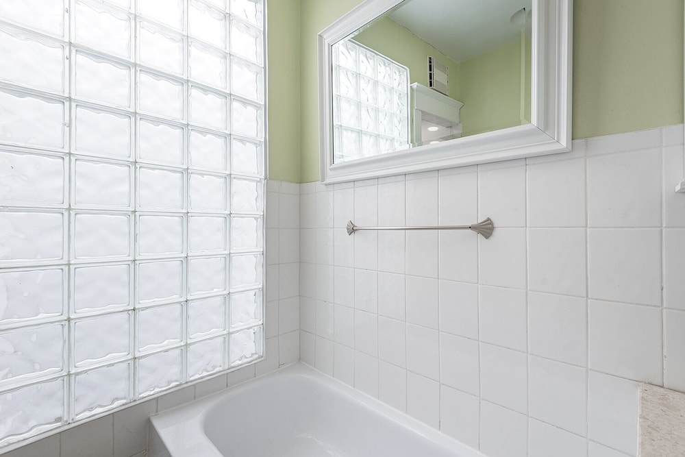 Beautiful 6BR Apt Near Olympic Stadium