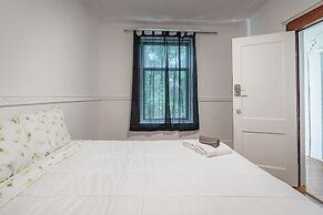Beautiful 6BR Apt Near Olympic Stadium