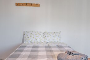 Beautiful 6BR Apt Near Olympic Stadium