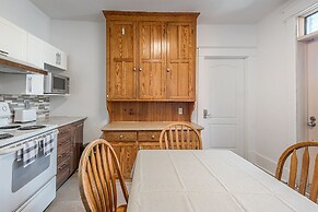 Beautiful 6BR Apt Near Olympic Stadium