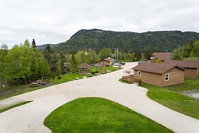 Middle Brook Cottages & Chalets