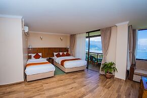 Hotel Fewa Camp