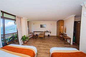 Hotel Fewa Camp