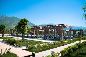 Charos Deluxe Resort