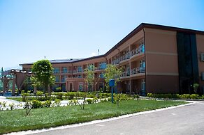 Charos Deluxe Resort