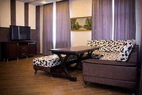 Charos Deluxe Resort