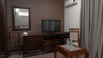 Charos Deluxe Resort