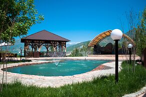Charos Deluxe Resort