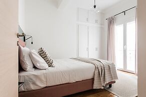 Groovy 2BR Apartment in Koukaki