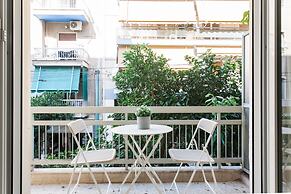 Groovy 2BR Apartment in Koukaki