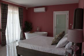100 Boutique Living