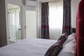 100 Boutique Living