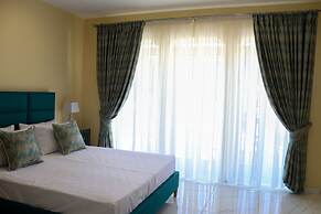 100 Boutique Living