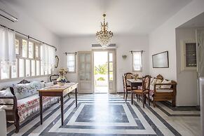 TheArtemis - Perissa Hotel