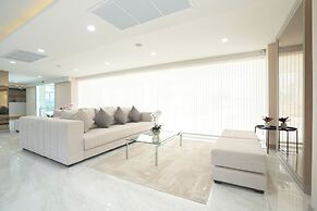 Oriole Residence