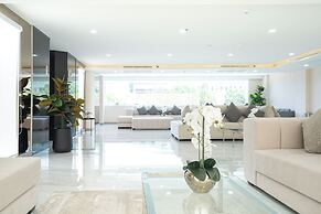 Oriole Residence