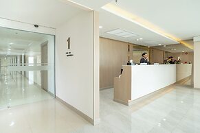 Oriole Residence