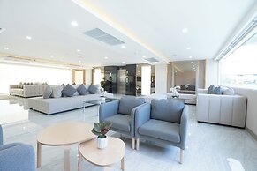 Oriole Residence
