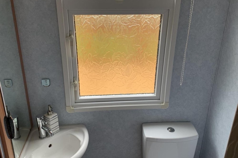 Static Caravan 2 Bedrooms - Sleeps 4