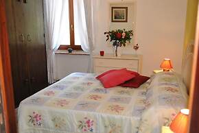 Meridiana Holiday House With Shared Swimming Pool