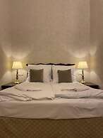 OPERA16 Guestrooms