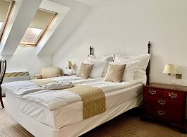 OPERA16 Guestrooms